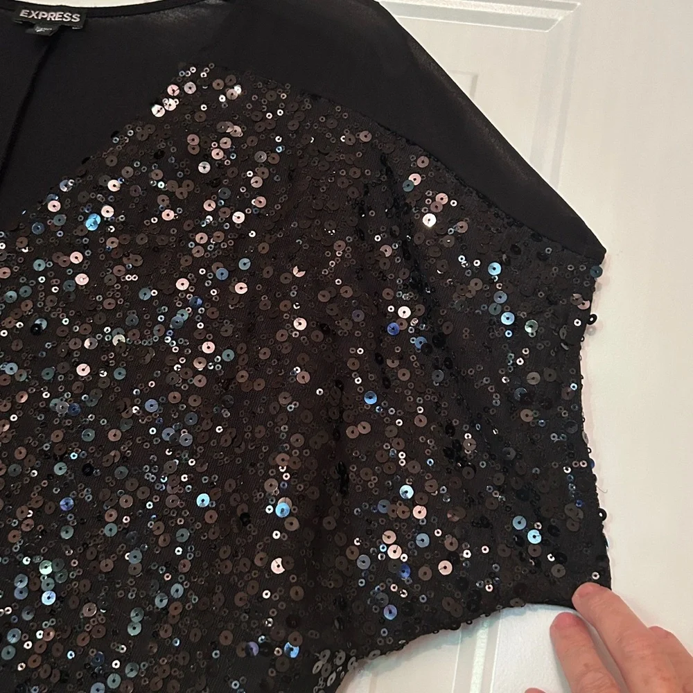 Express Sequin V-Neck Blouse S Black Festive Holiday Cocktail Party Date Night